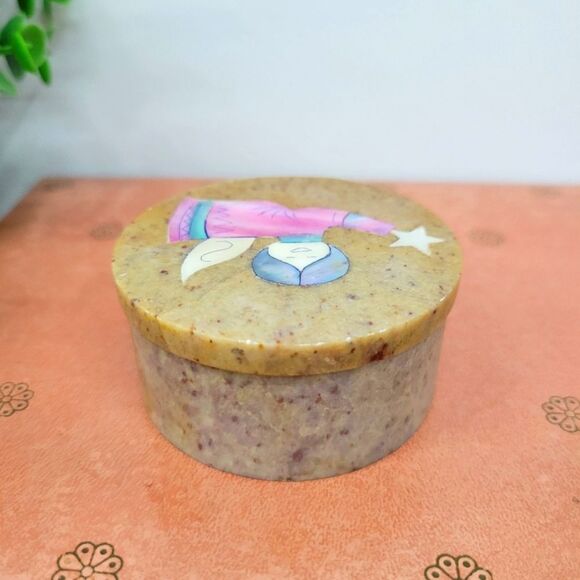 Vintage Handcrafted Stone Trinket Box – Angel Inlay with Mother of Pearl - Picture 7 of 13